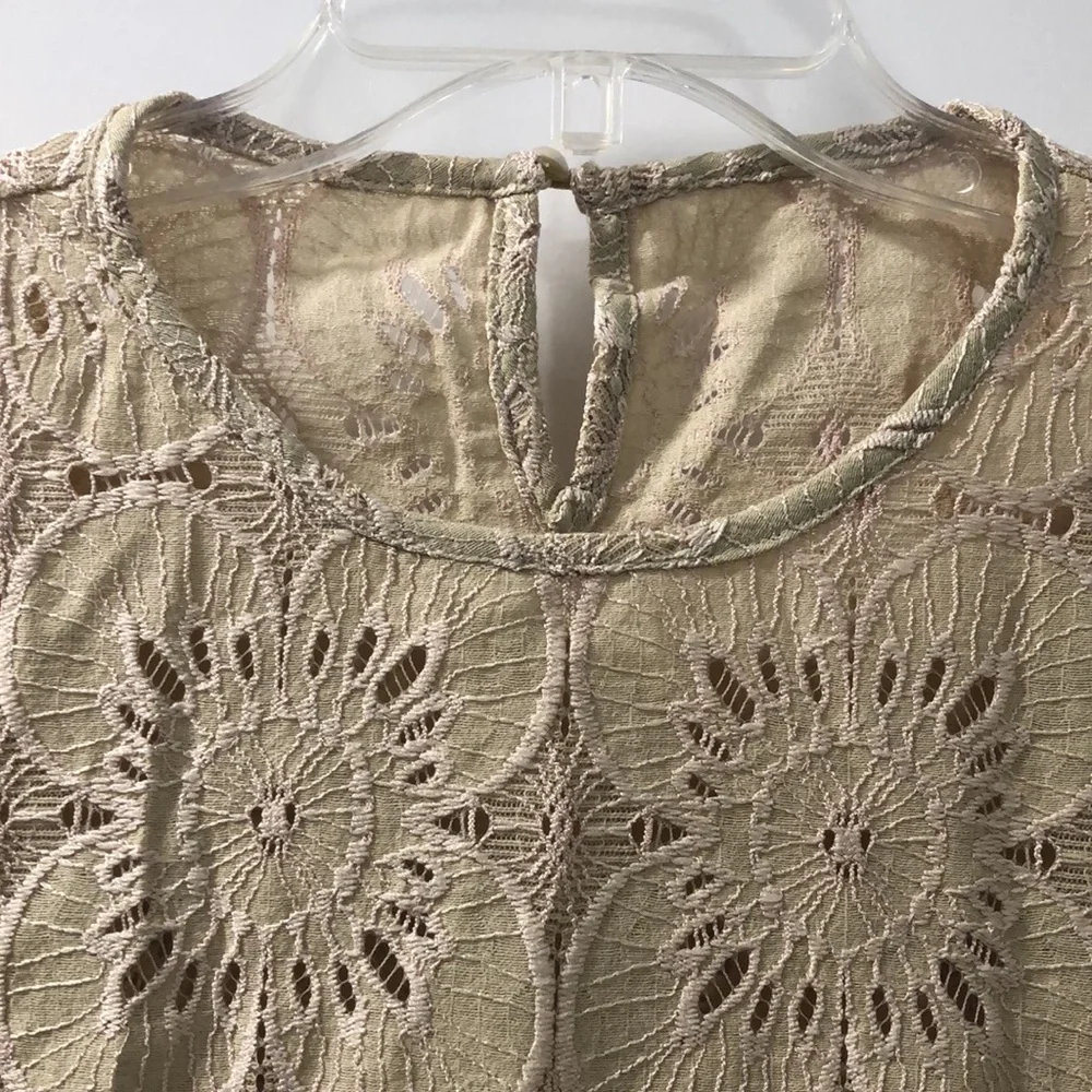 NEW CUPSHE Eyelet Top Womens M Shirt Dressy Embroidered Crochet blouse NWT Beige - Picture 5 of 14